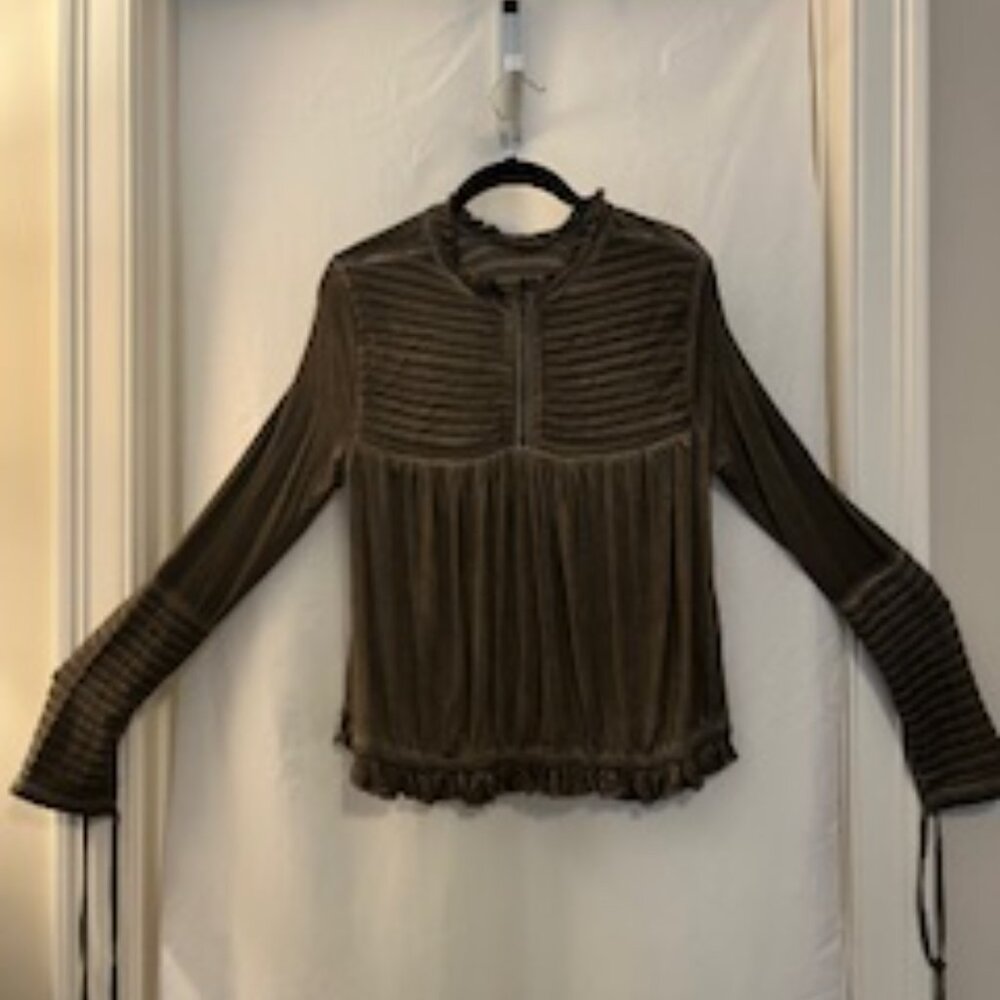 POL Olive -Brown Top long sleeve- Romantic and feminine
